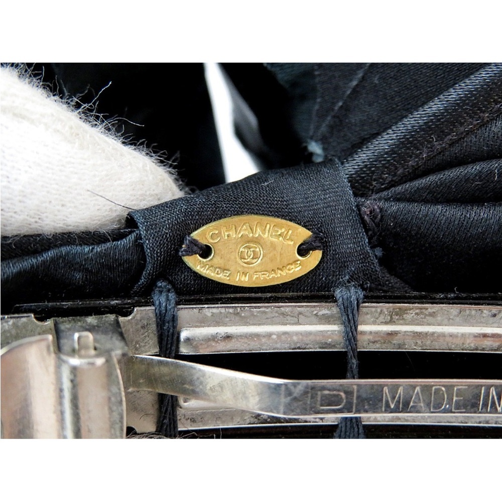 CHANEL Black Floral Hair Clip - Picture 7 of 8